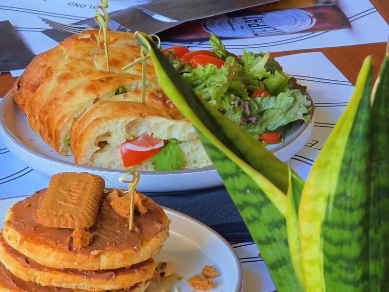 SELLING a 100 sq.m. coffee shop in an excellent spot, next to Panteion University. It is a fully equipped and ready for immediate operation shop, set up with modern equipment and available products. It is found in an area with constant flow of people.