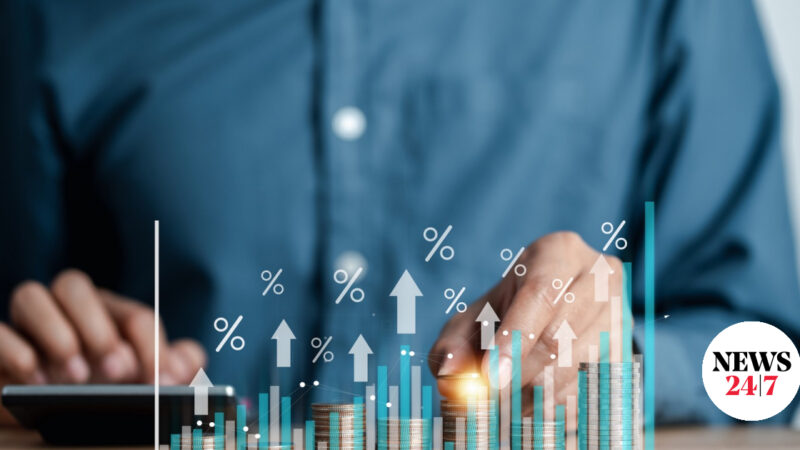 Επιτόκια: Διπλή "καμπάνα" το 2026