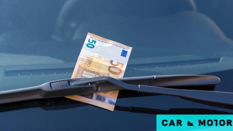 Άγνωστοι αφήνουν 50 ευρώ στο παρμπρίζ -Γιατί δεν πρέπει να τα αγγίξεις