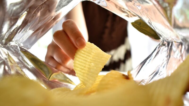 Γιατί οι σακούλες με πατατάκια δεν γεμίζουν ποτέ μέχρι επάνω