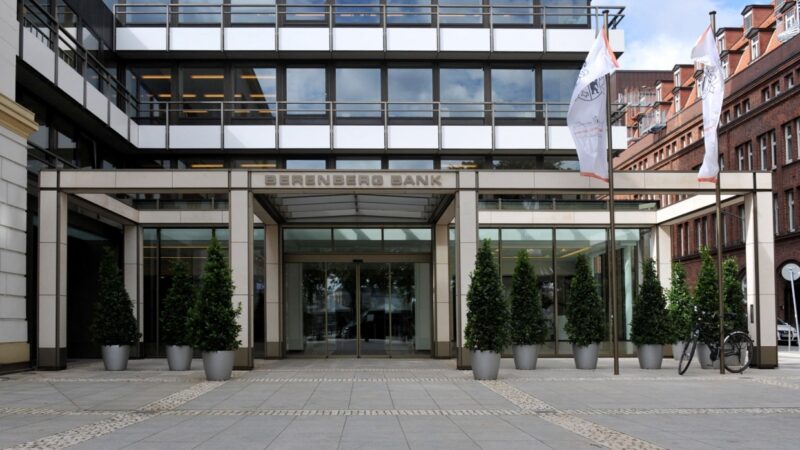 Berenberg: Γιατί προτείνει στους επενδυτές να χτίσουν χαρτοφυλάκιο με τη στρατηγική «μετοχές, χρυσός και bitcoin» | Ειδήσεις για την Οικονομία