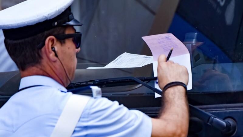 Compulsory vehicle card: Fines up to 350€ for those who don't have it.