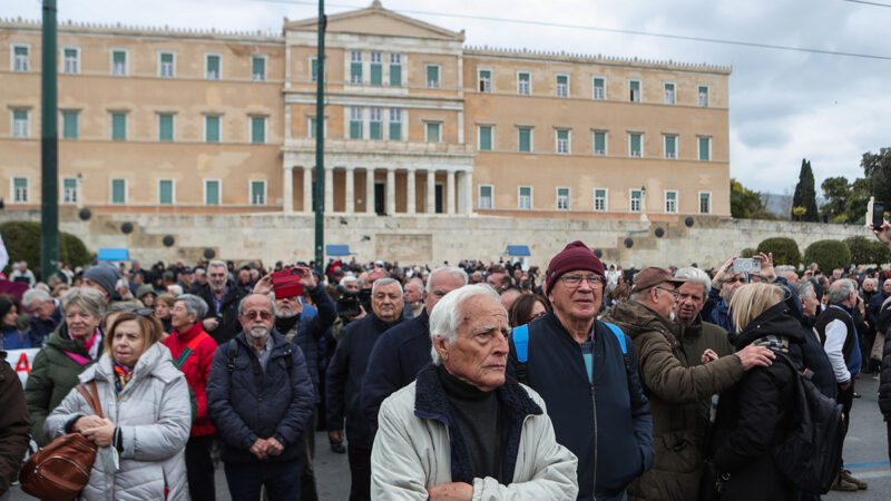 Taxpaying pensions: 43% of payments in Greece are now covered by the budget