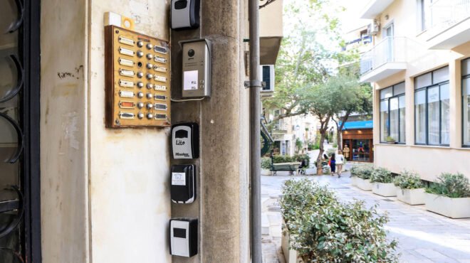 αγοράζουν-με-το-κιλό-και-πουλάνε-με-το-564264586