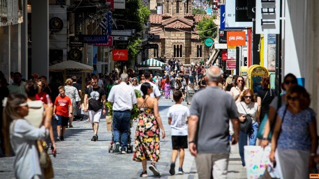 Πότε ξεκινούν, ποια Κυριακή θα είναι ανοιχτά τα καταστήματα