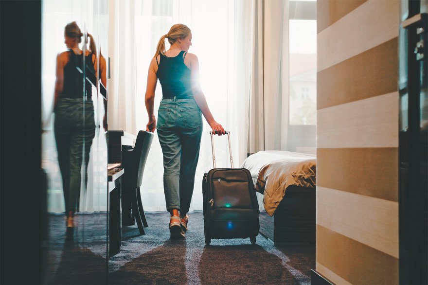 Τέλος τα Airbnb στις πολυκατοικίες αν ο κανονισμός προβλέπει αποκλειστικά χρήση κατοικίας
