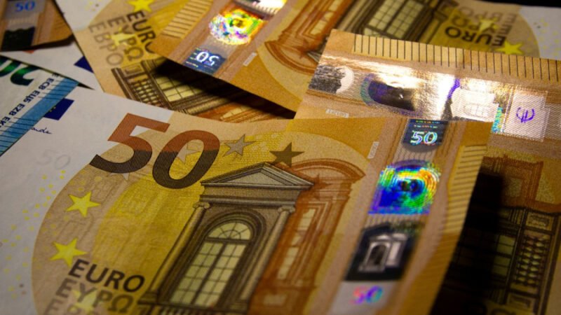 «Τα είχα στη θυρίδα»: Η εξήγηση στην εφορία για κατάθεση 145.000 ευρώ έφερε λογαριασμό 23.780 ευρώ