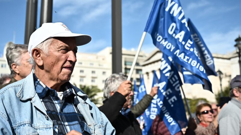 Αύξηση ορίων ηλικίας συνταξιοδότησης: Ποιοι επηρεάζονται και ποιοι μένουν εκτός αλλαγών