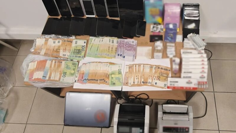 Θεσσαλονίκη: Στη "φάκα" σπείρα τοκογλύφων που δάνειζε και μετά εκβίαζε όσους δεν πλήρωναν