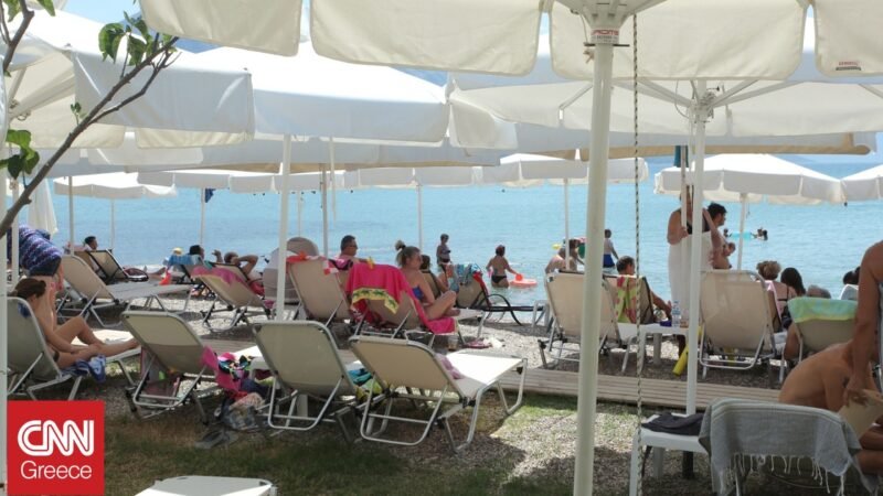 Εργαζόμενοι βουτάνε στην θάλασσα παριστάνοντας του λουόμενους για να αποφύγουν τους ελέγχους