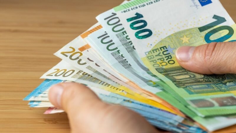 Ποιοι πληρώνονται έως τις 14 Αυγούστου – 56,7 εκατ. ευρώ σε 58.370 δικαιούχους