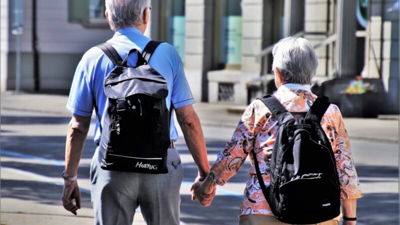 Retired persons: The best destinations for life-longers - Where is Greece