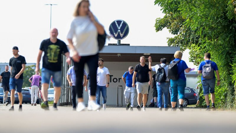 Γερμανία: Η αγορά εργασίας γεμίζει με στελέχη που απολύονται