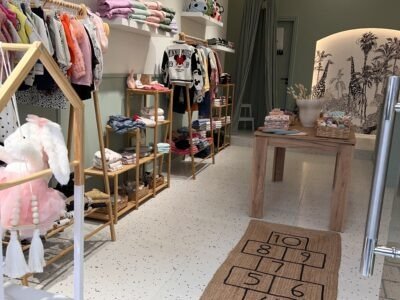 Πωλείται κατάστημα παιδικής ένδυσης
