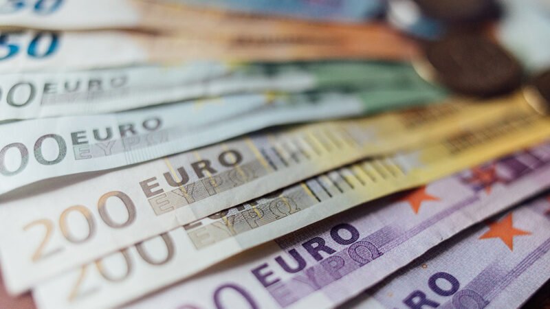 Έρχεται ειδικό επίδομα έως 600 ευρώ: Οι δικαιούχοι, τα κριτήρια και οι αιτήσεις
