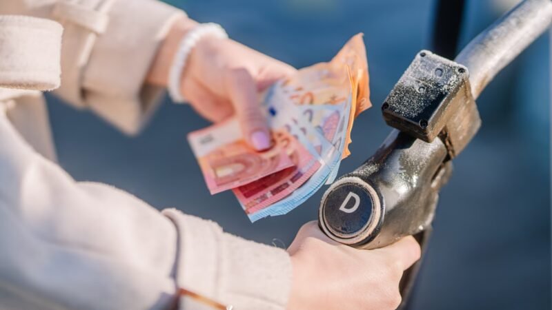 Καύσιμα: Στα 2,10 «κλειδώνει» η βενζίνη – Πιέσεις στην αγορά και φόβοι για νέο κύμα ανατιμήσεων