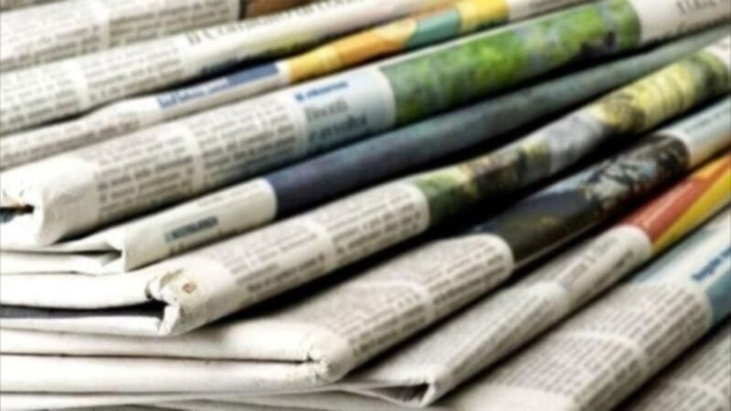 Τα πρωτοσέλιδα και τα οπισθόφυλλα των κυριακάτικων εφημερίδων