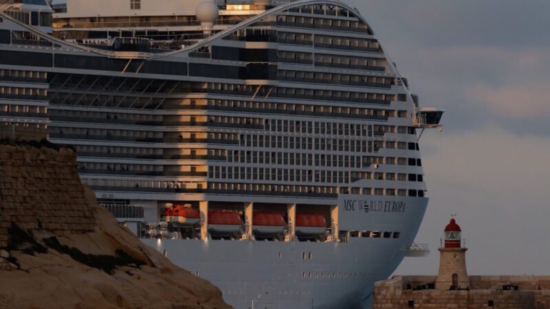 Ρεκόρ με «καμπανάκια» – Σε μόλις 5 νησιά το 47% των αφίξεων πέρυσι, 22,6 δισ. ευρώ ο τζίρος