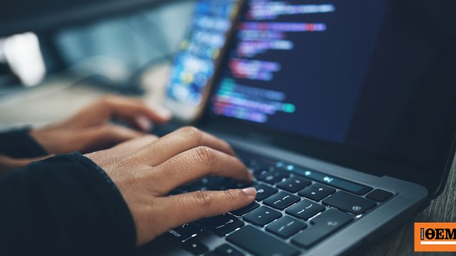 Κλωνοποιούν φωνές συγγενών και αδειάζουν λογαριασμούς