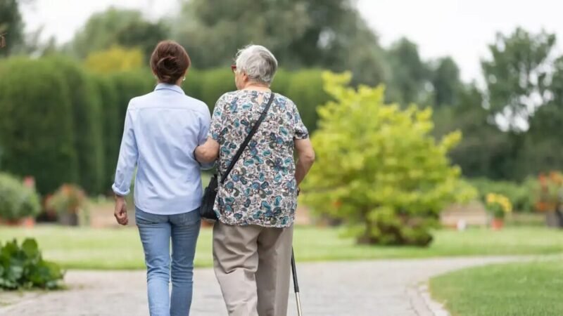 Διπλές αυξήσεις μισθών για περίπου 700.000 εργαζομένους από τον Απρίλιο του 2027